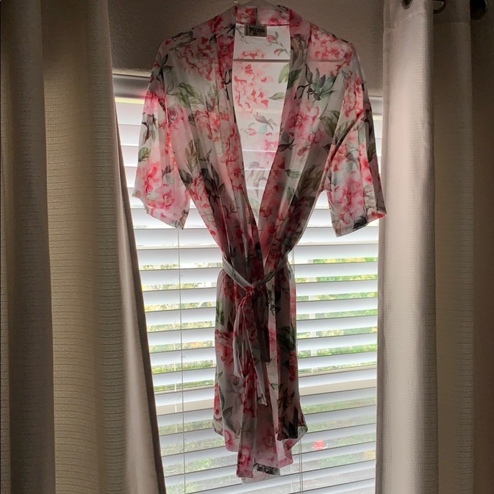 🖤😍 Floral Print Spring Robe 😍🖤